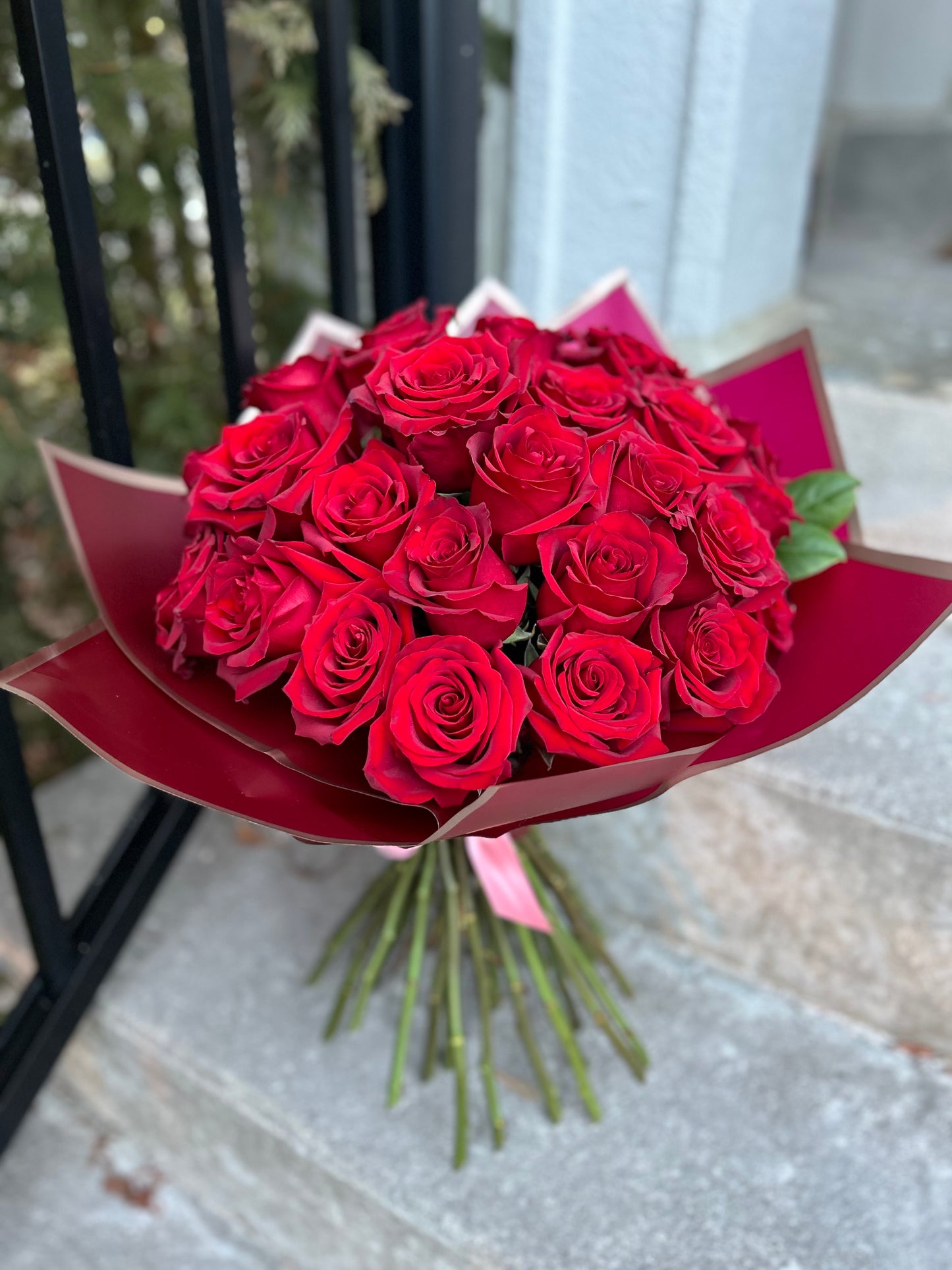 №31, Red Roses Bouquet