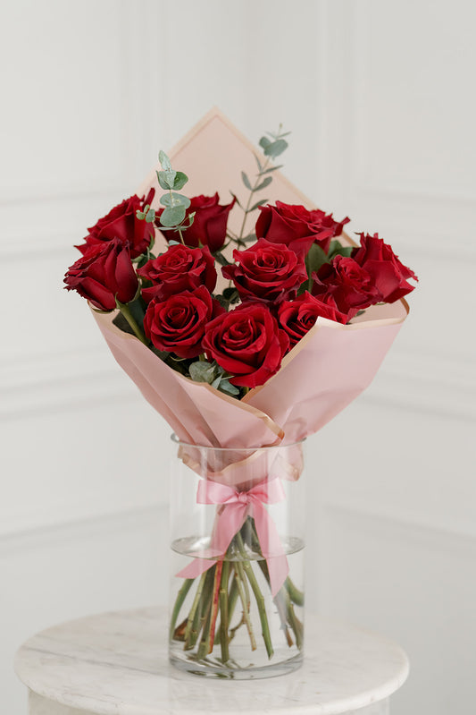 Scarlet Red Dozen Roses Bouquet