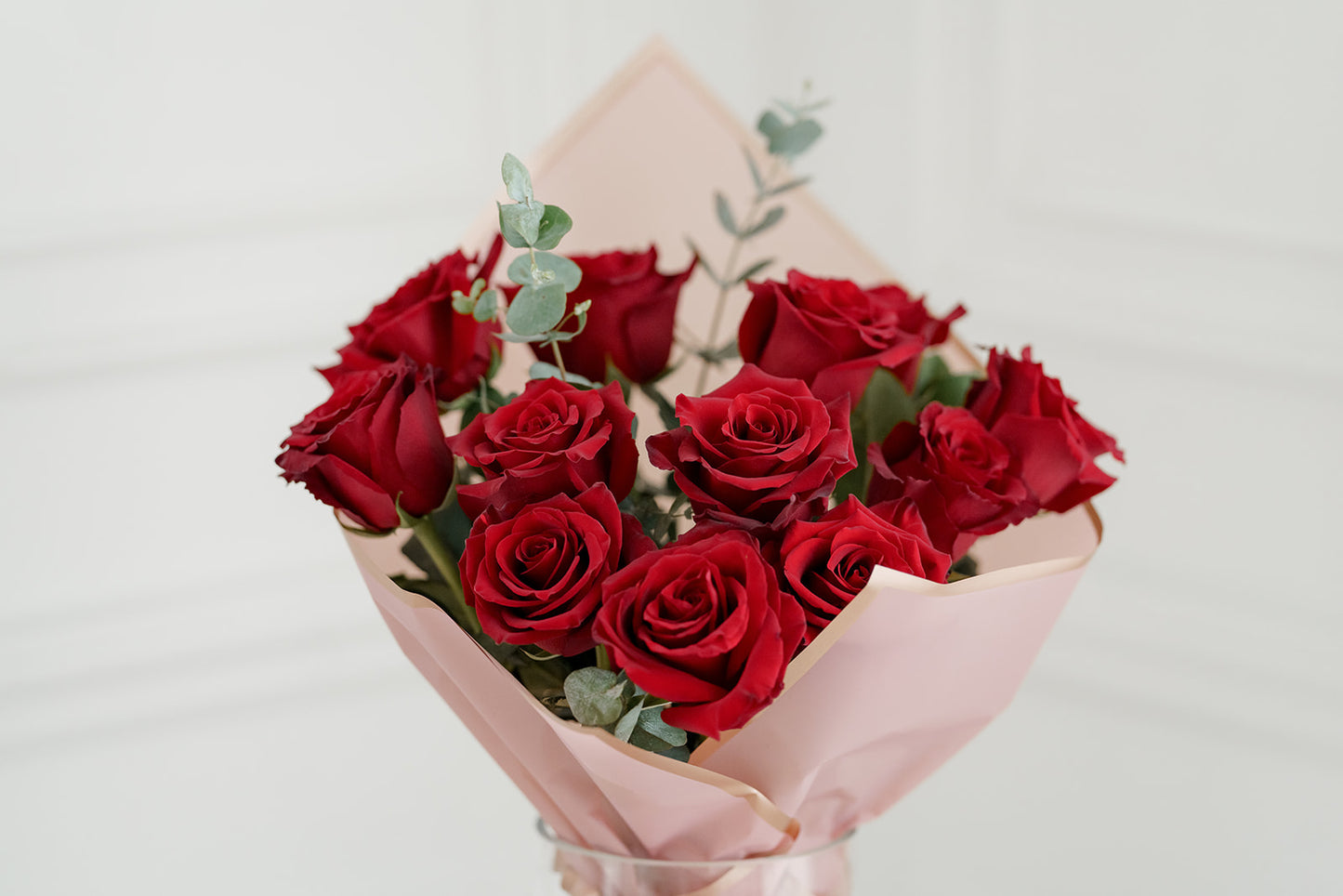 Scarlet Red Dozen Roses Bouquet