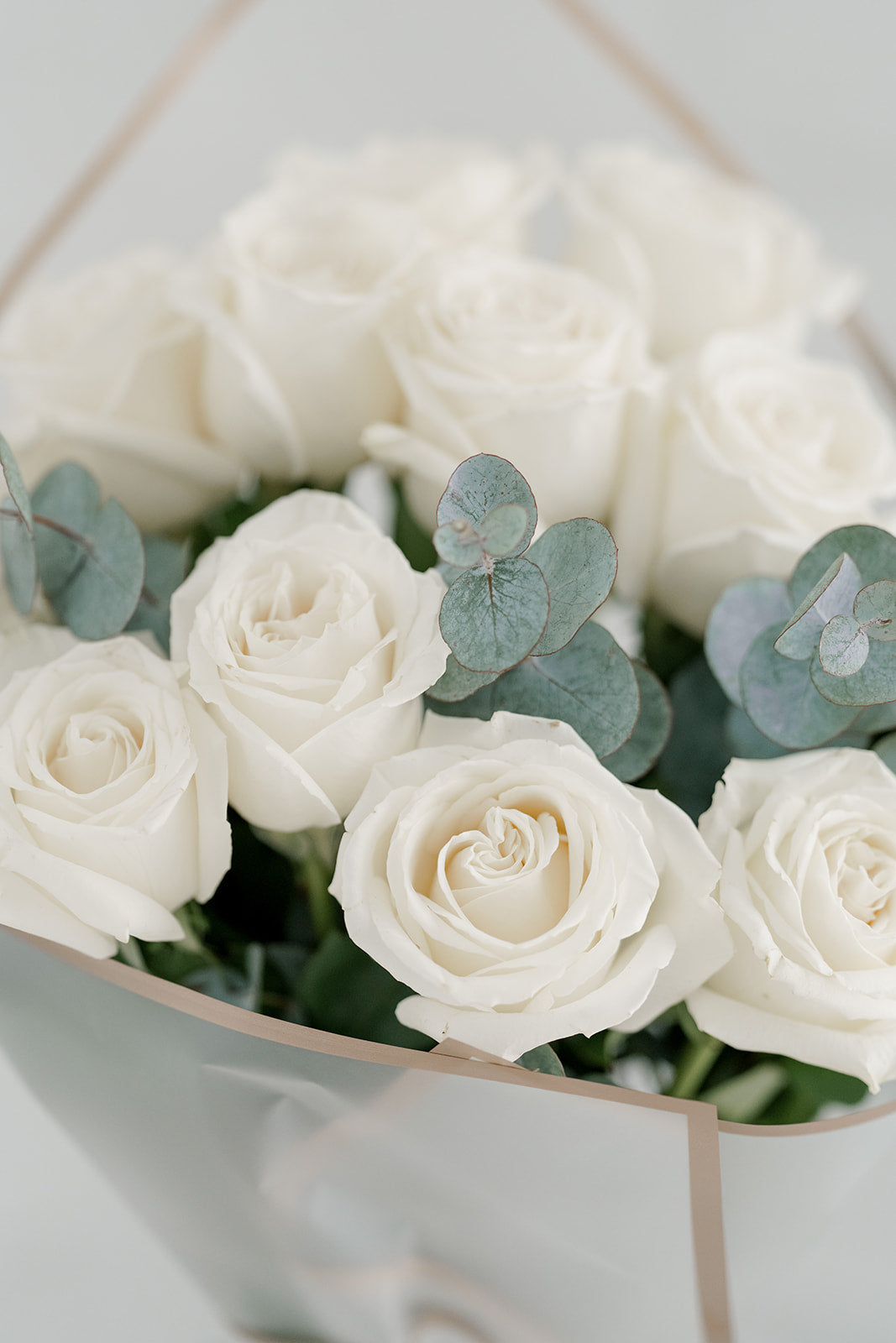 Pearl White Dozen Roses Bouquet