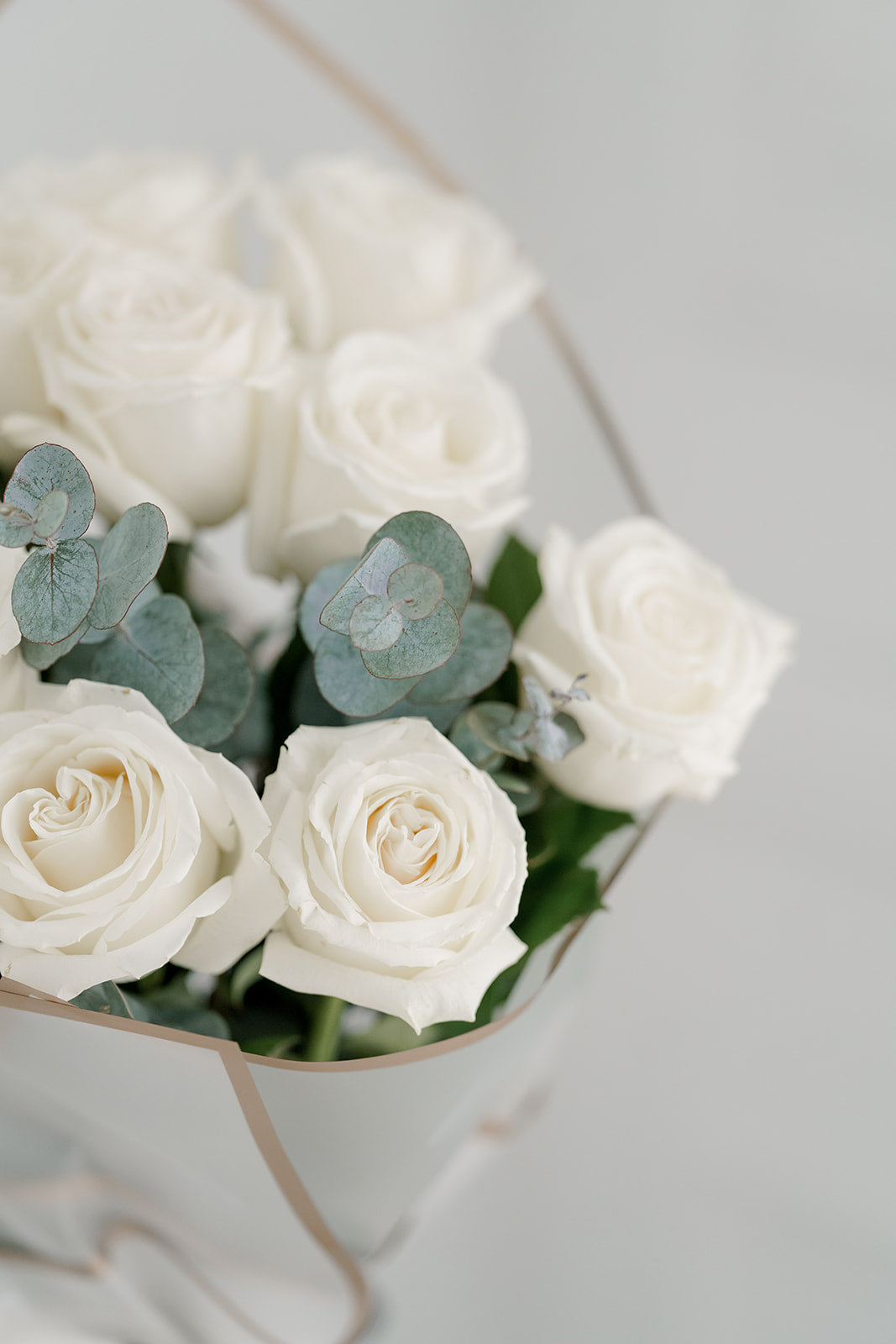 Pearl White Dozen Roses Bouquet